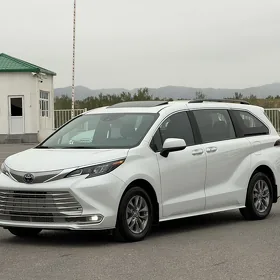 Toyota Sienna 2025