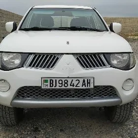 Mitsubishi L200 2009