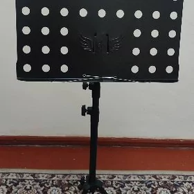 Пюпитер/Nota goýulýan