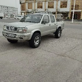 Nissan Navara 2004