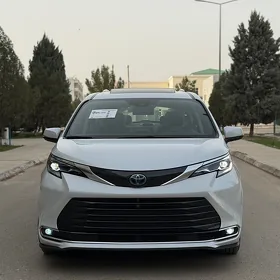 Toyota Sienna 2021
