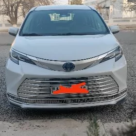 Toyota Sienna 2021