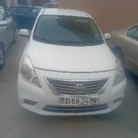 Nissan Versa 2013
