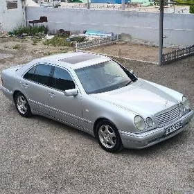 Mercedes-Benz E420 2001