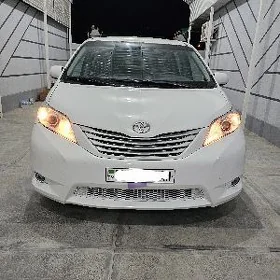 Toyota Sienna 2011
