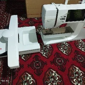 Bernina B 700 yaka masyn