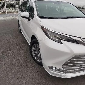 Toyota Sienna 2021