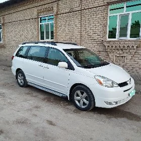 Toyota Sienna 2004