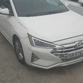 Hyundai Elantra 2020