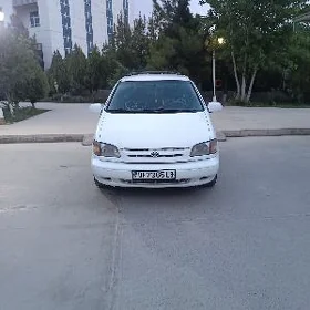 Toyota Sienna 2000