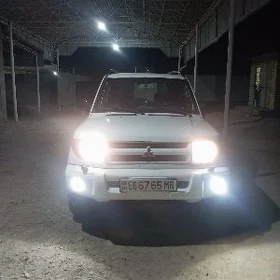 Mitsubishi Pajero 1999