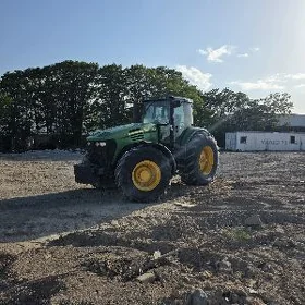John Deere 2005