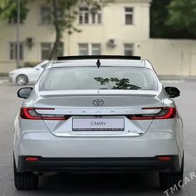 Toyota Camry 2025
