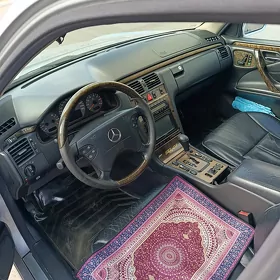 Mercedes-Benz C320 2001