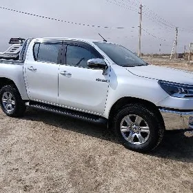 Toyota Hilux 2024
