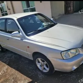 Hyundai Accent 2001