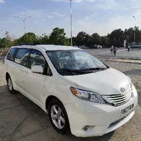Toyota Sienna 2012