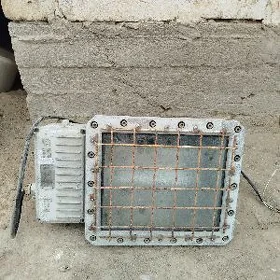 prožektor прожектор