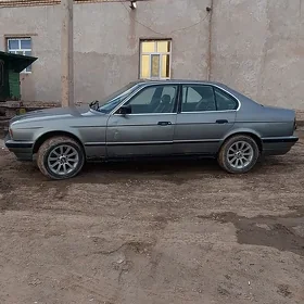 BMW 525 1990