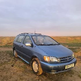 Toyota Sienna 1999
