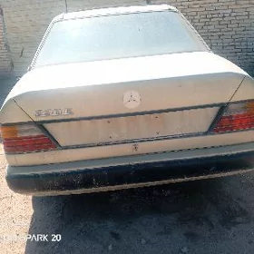 Mercedes-Benz 230E 1985
