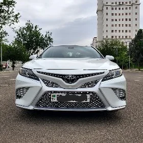 Toyota Camry 2018