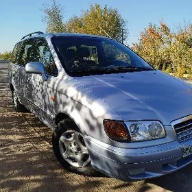 Hyundai Trajet 2001