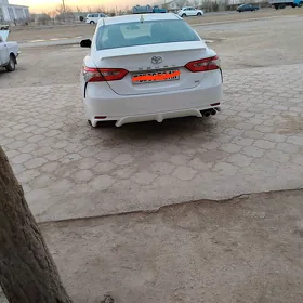 Toyota Camry 2018