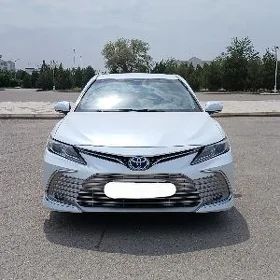 Toyota Camry Hybrid 2020