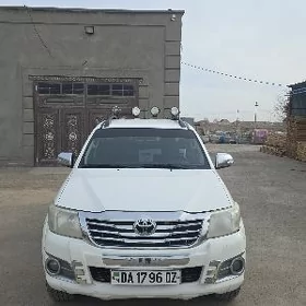 Toyota Hilux 2015