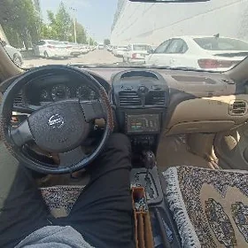 Nissan Sunny 2008