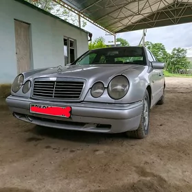 Mercedes-Benz E320 1996