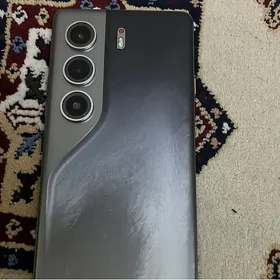 tehno camon 40 pro