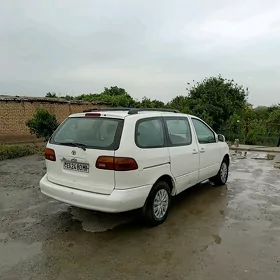 Toyota Sienna 1999