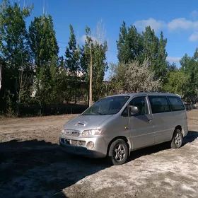Hyundai H-1 2001