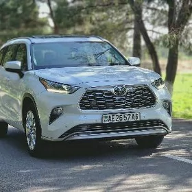Toyota Highlander 2021