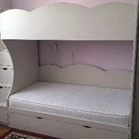 двухъярусная кровать