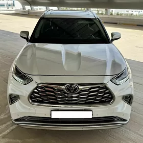 Toyota Highlander 2021