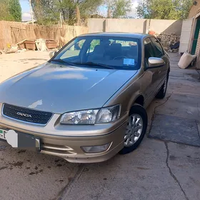 Toyota Camry 2000