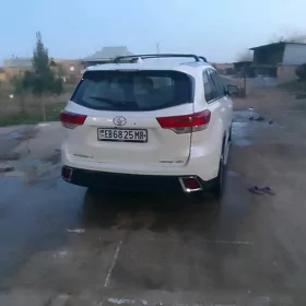 Toyota Highlander 2019