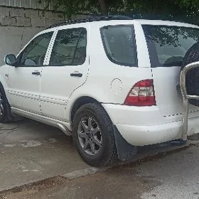 Mercedes-Benz ML350 2001
