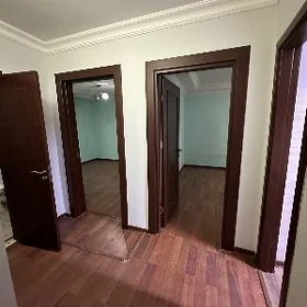 Hitrowka 1nji etaz 3komnat