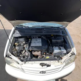 Toyota Sienna 2001