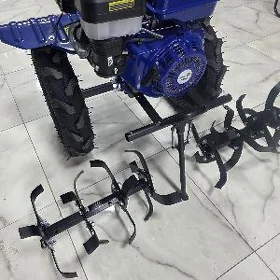 Yer Sürÿan Traktorlar