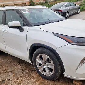 Toyota Highlander 2023