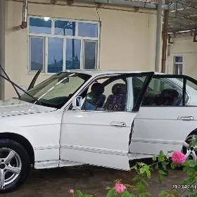 BMW 520 1990