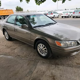 Toyota Camry 1999