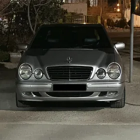 Mercedes-Benz E320 2001