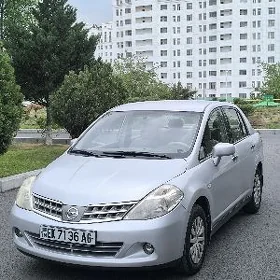 Nissan Tiida 2008