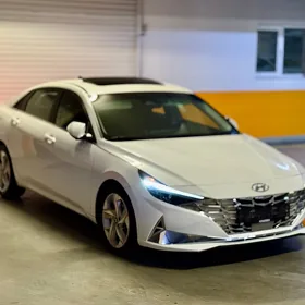 Hyundai Elantra 2022